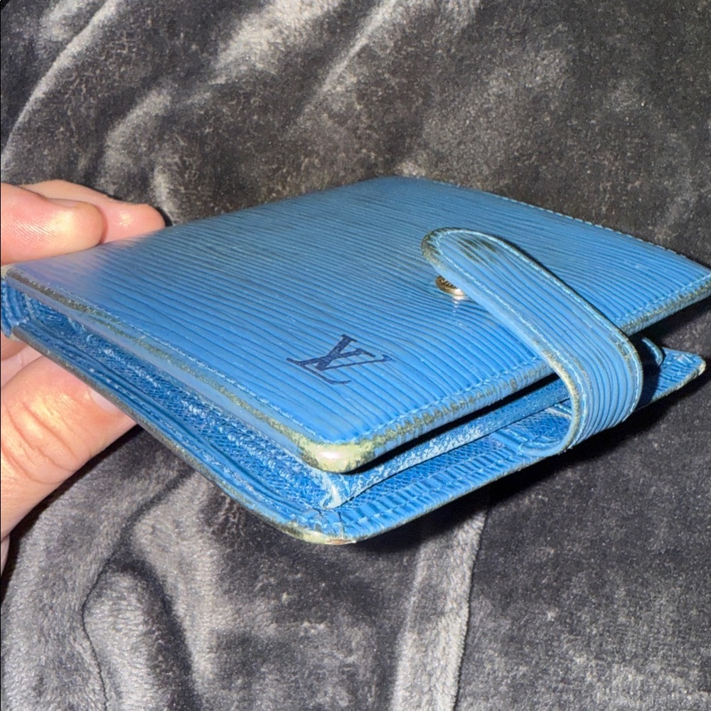 Louis Vuitton Blue Epi Leather Porte-Billets Compact Wallet /Distressed - Picture 9 of 12